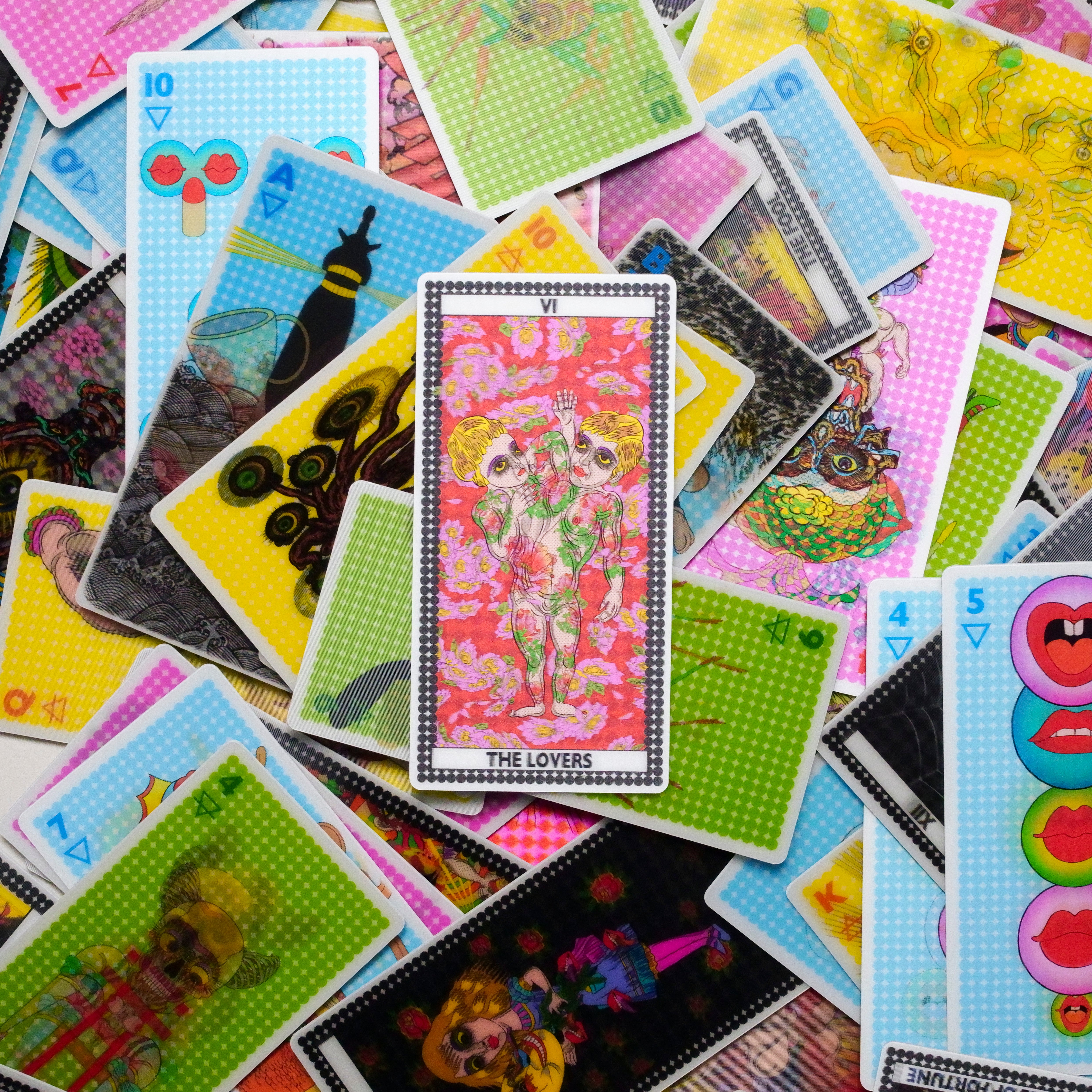 田名網敬一『TTT –The TANAAMI Tarot–』（ピンク） | Shueisha Manga